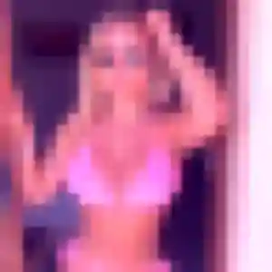 Gnilane, 45 ans, en ligne à Vernantes pour une rencontre coquine