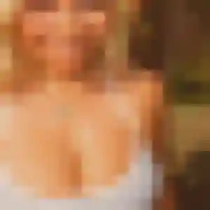 Gathoni, 44 ans, connectée à Villenave-d'Ornon pour une rencontre coquine