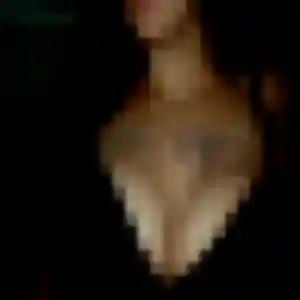Charmante Capucine, 44 ans à Villeneuve - la contacter