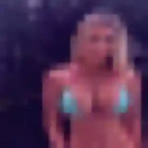 Photo sexy de Zuri, 32 ans à Vourles - plan discret